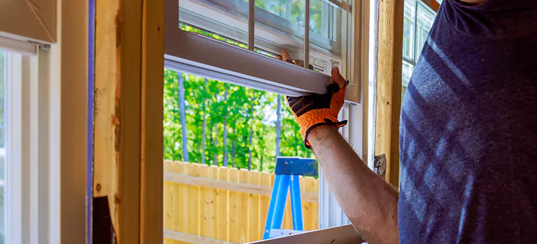 >Bay Window Curtain Rail Track in Millbrae, CA